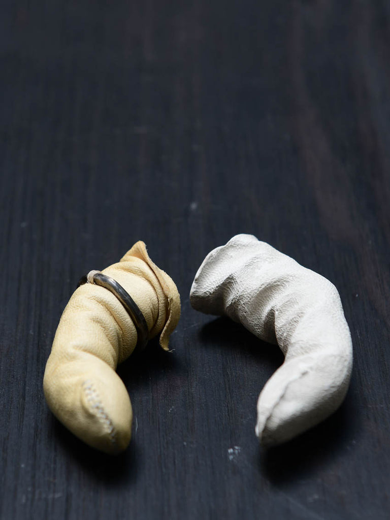 0.HIDE Prosthetic Finger Ring White