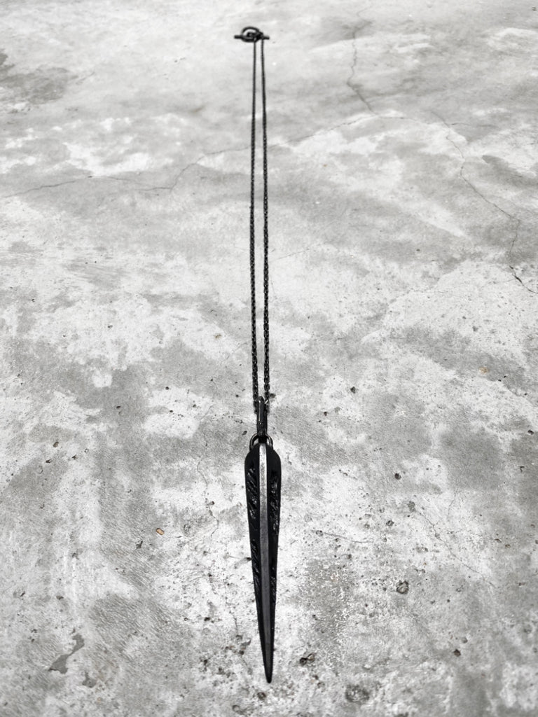 OSS Pyramid Broken Necklace in Black