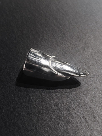 Fangophilia Fingertip Ring