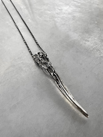 Gaspard Hex Horn Fragment Necklace