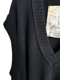 Ziggy Chen Sleeveless V Neck Sweater
