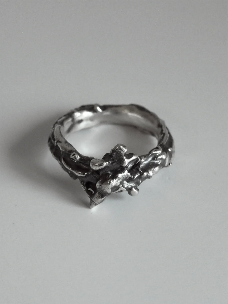 Blackmerle Horn Ring